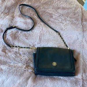 Black cross body/shoulder bag in good shape!